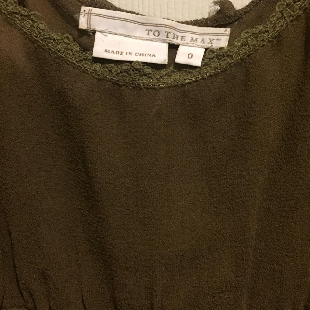 ❌SOLD❌ Brown Silk Chiffon Sleeveless Top - Picture 6 of 7